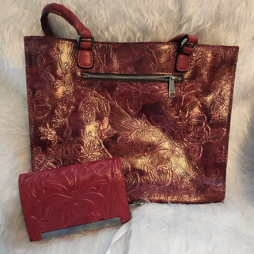 Elegant Floral Embossed Handbag